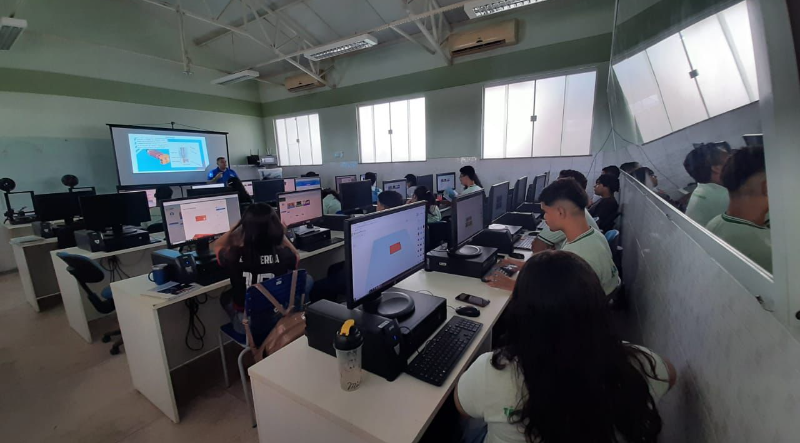 A Caravana da Ciência e Tecnologia, com apoio da Secult, estacionou no Parque da Residência, no período de 25 a 29 de setembro, e contou com a participação de alunos da escola Paes de Carvalho e Magalhães Barata. 